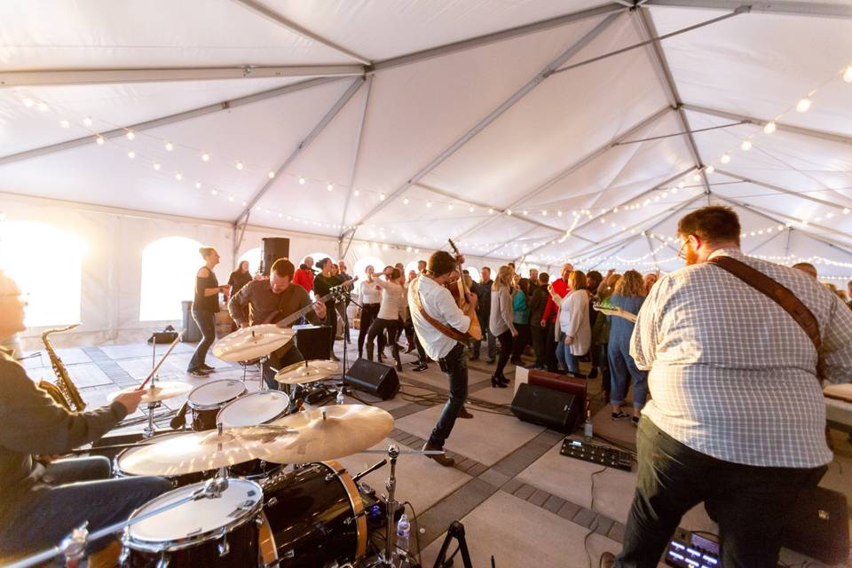 Full Band Entertaining
