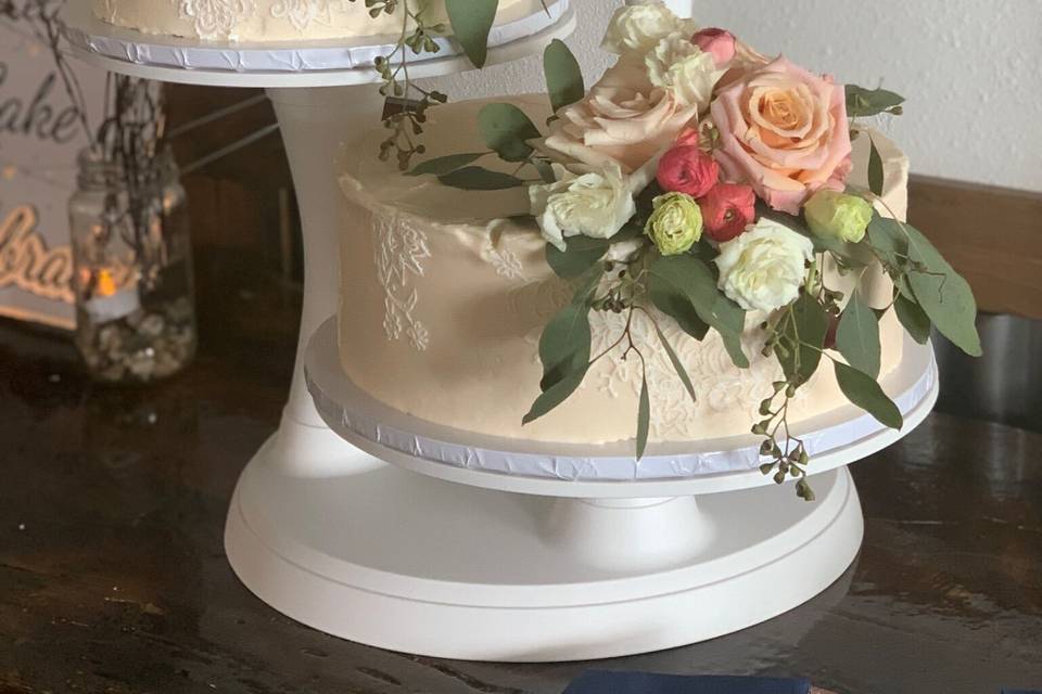 Buttercream with edible lace