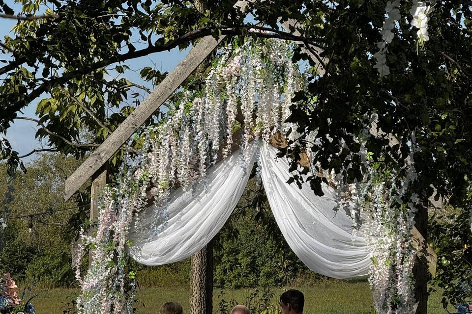 Beautiful outdoor ceremony