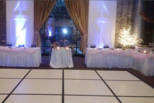 Sweetheart table