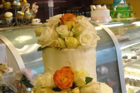 Rustic Style Butter Cream with Real Roses