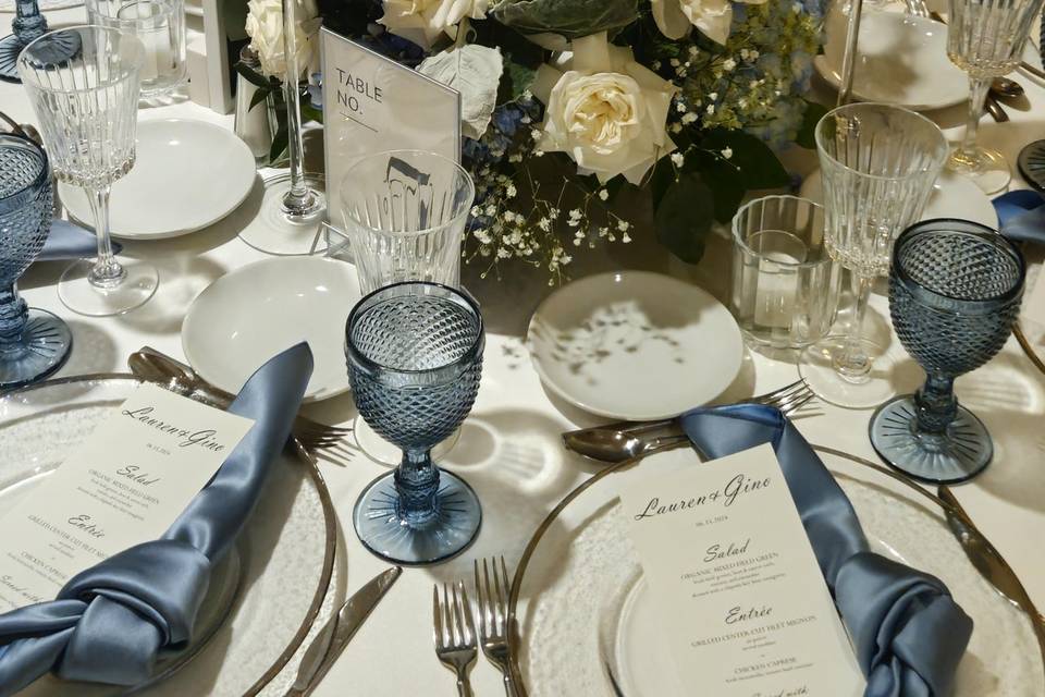 Low centerpiece with stemware