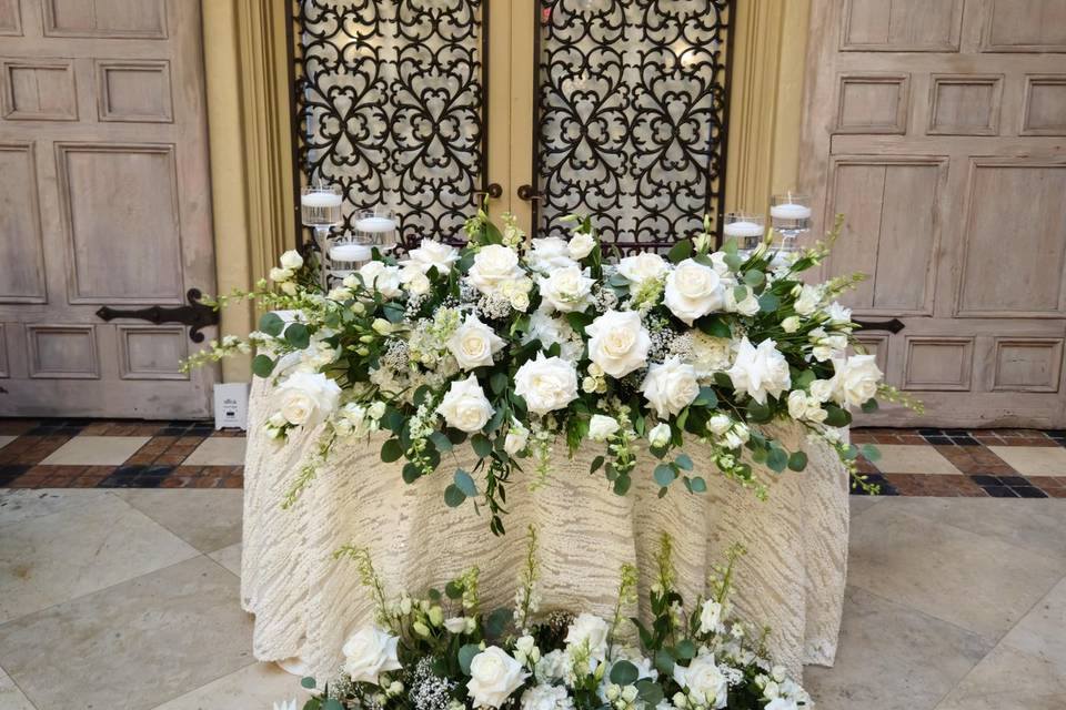 Half moon sweetheart table