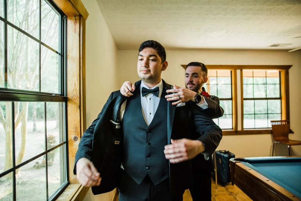 Large Groom's Cabin