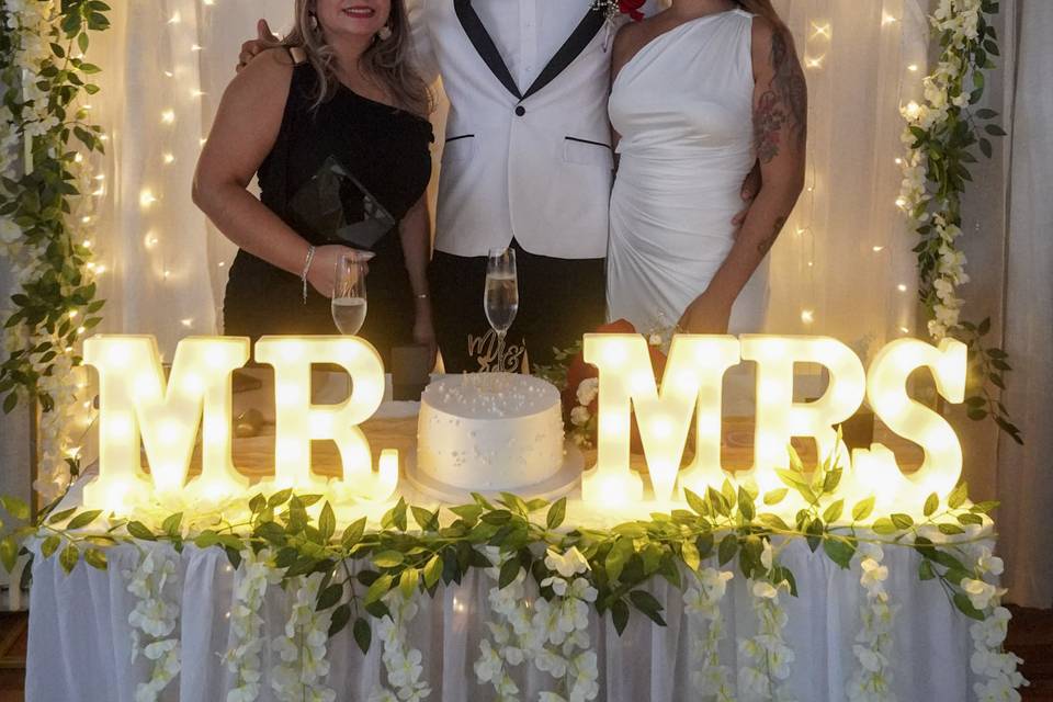 Mr & Mrs