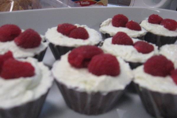 Chocolate cups with Chocolate raspberry mousse