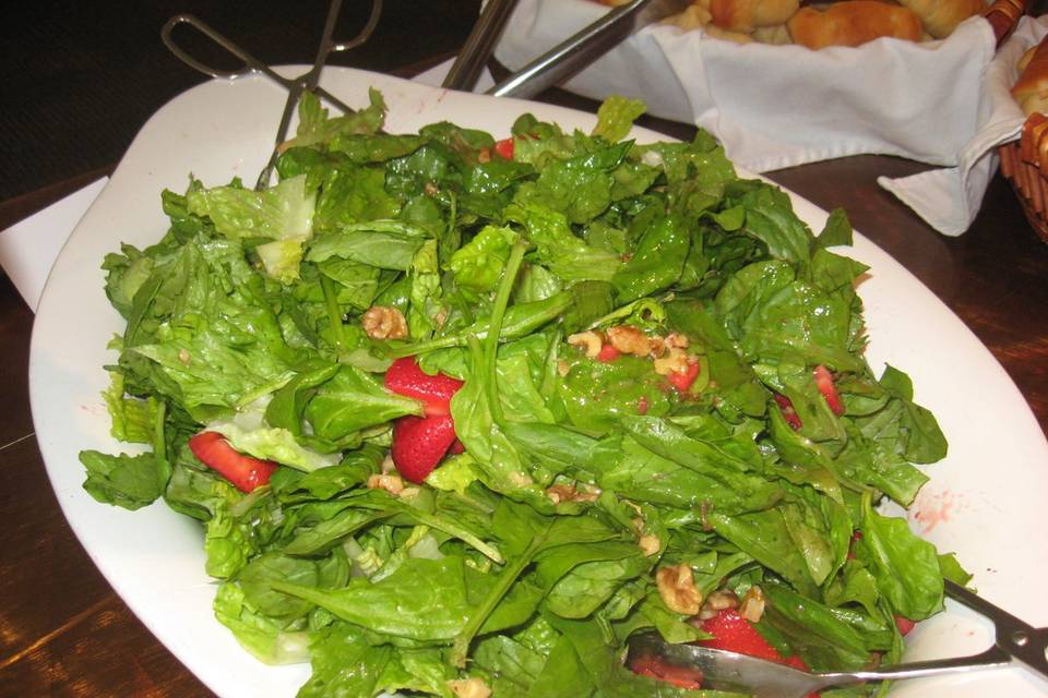Strawberry walnut salad