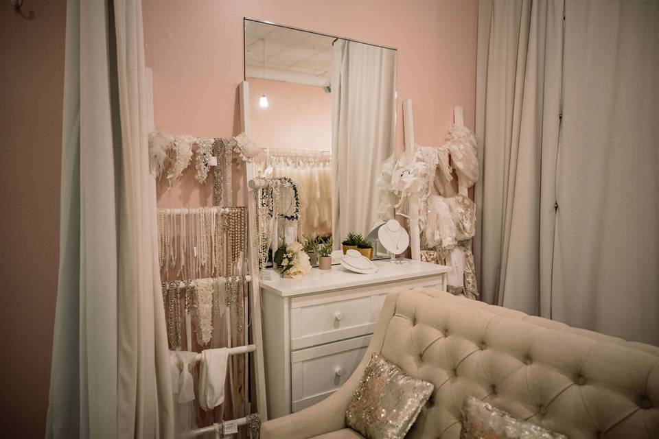 Hello Beautiful Bridal & Forma