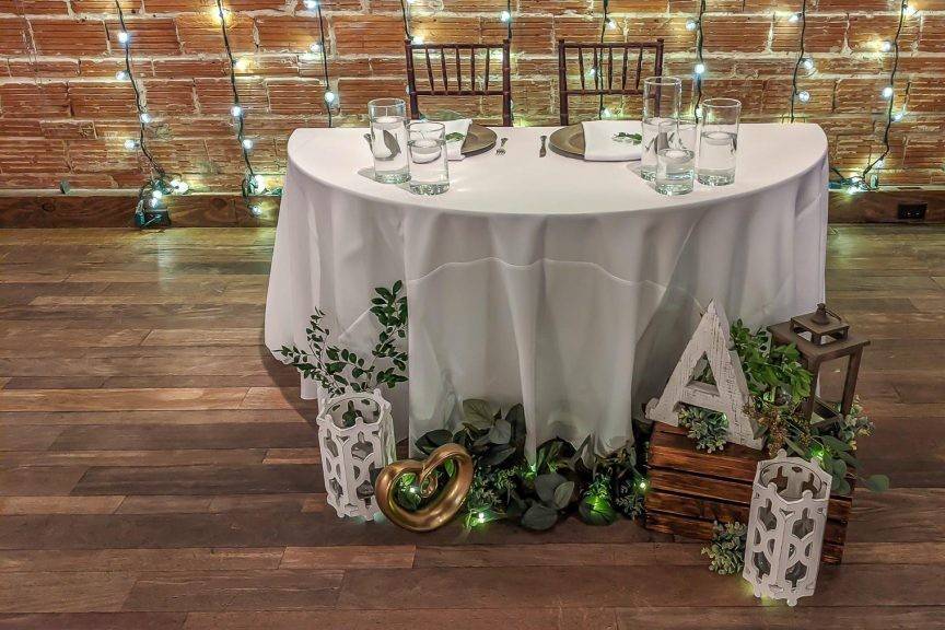 NOVA 535 Sweetheart Table