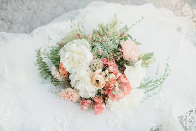 The floral details