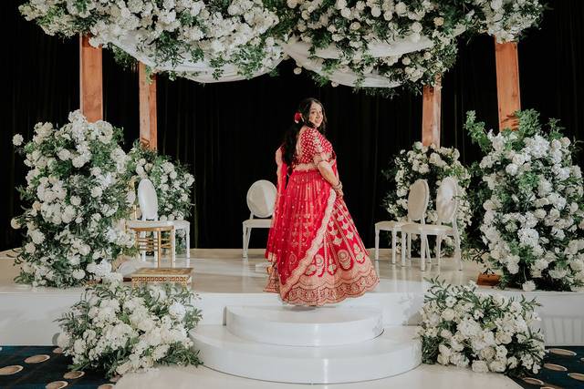 Mandap In Amesbury Ballroom
