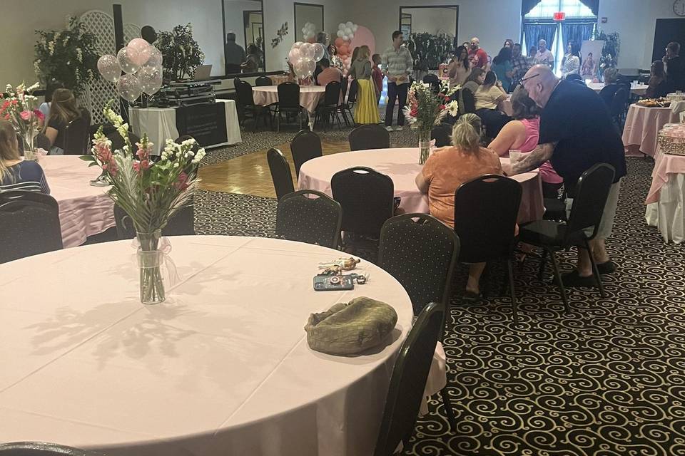 Fully set tables