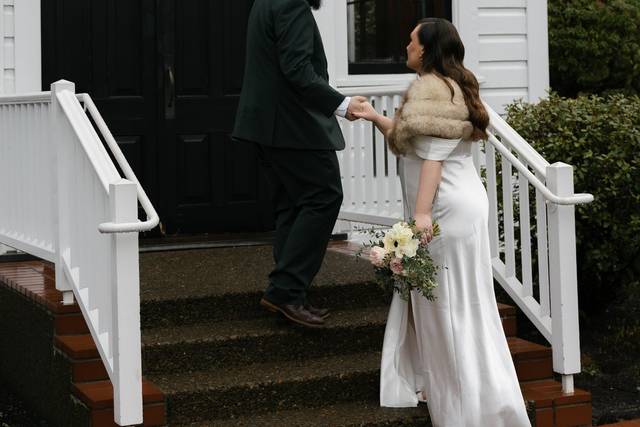 Oaks pioneer church wedding