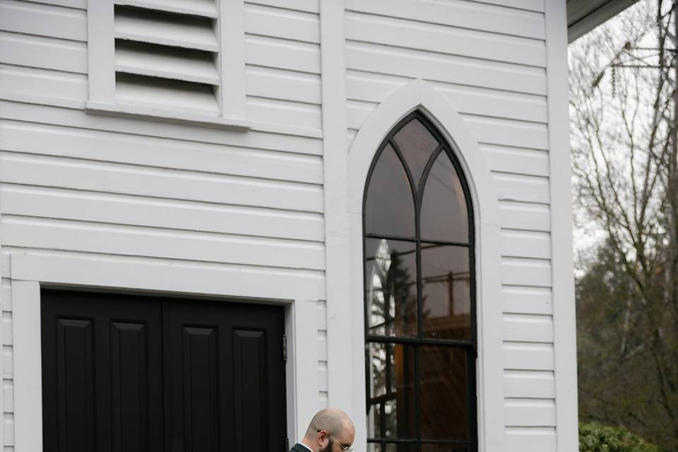 Oaks pioneer church wedding