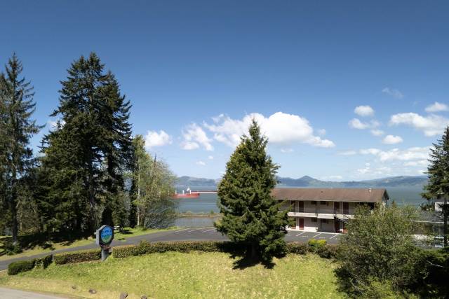 Astoria Crest Motel