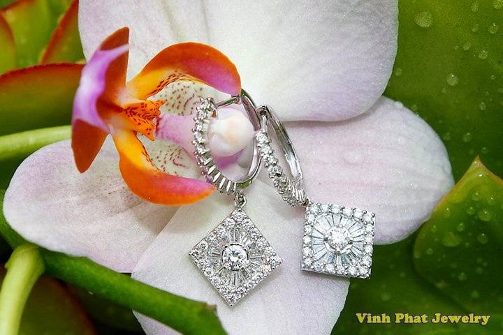 Vinh Phat Jewelry (in Asian Garden Mall on 2nd floor)