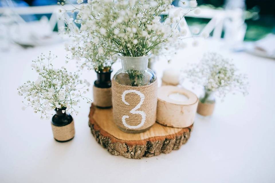 Rustic style centerpiece