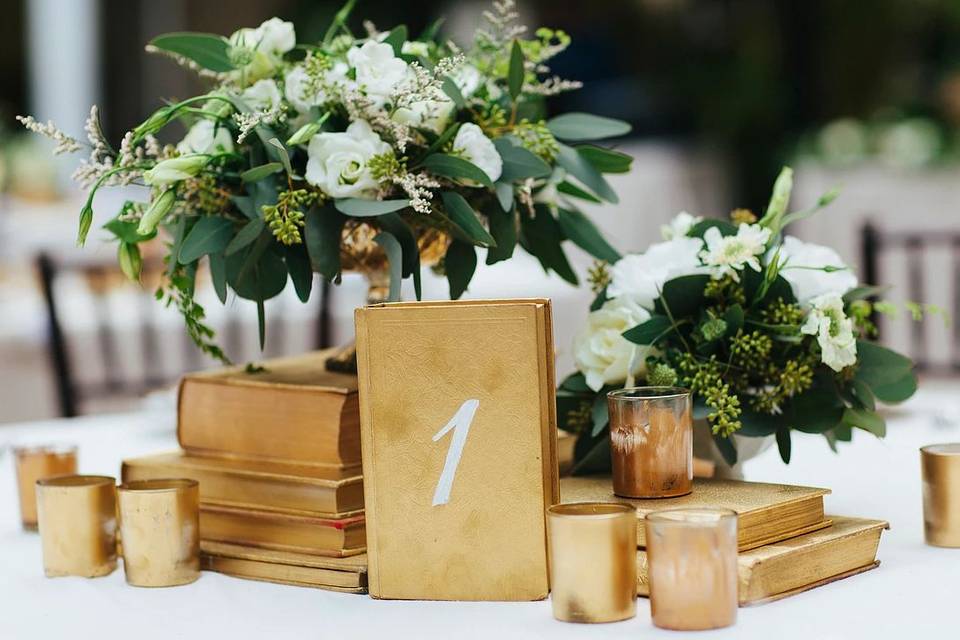 Chic gold centerpieces