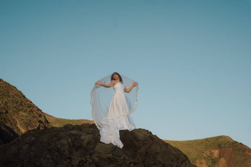 Black Sands Beach Elopement
