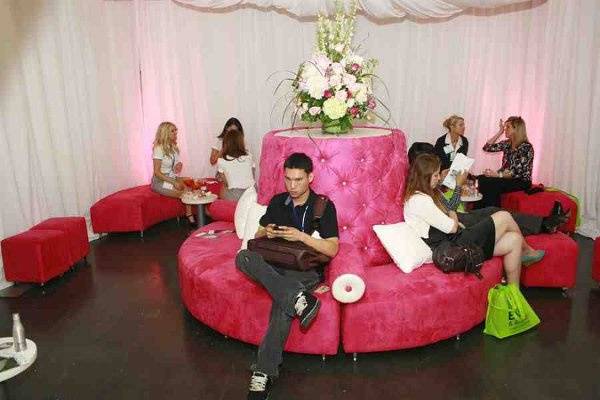 Pink Lounge sponsored by Lounge Appeal