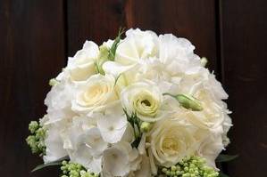 Plain white bouquet