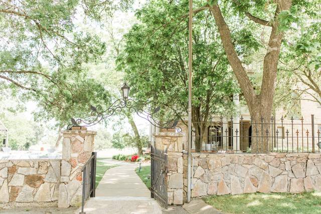 The Riverhill Mansion