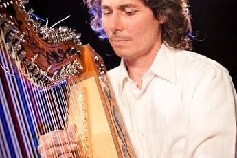 Harpist Nicolas Carter