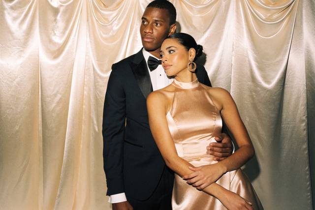 luxury-wedding-shot-couple-larger.png
