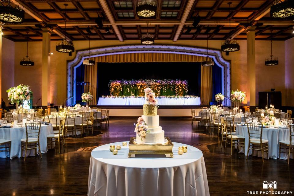 Gorgeous cake with in Ballroom