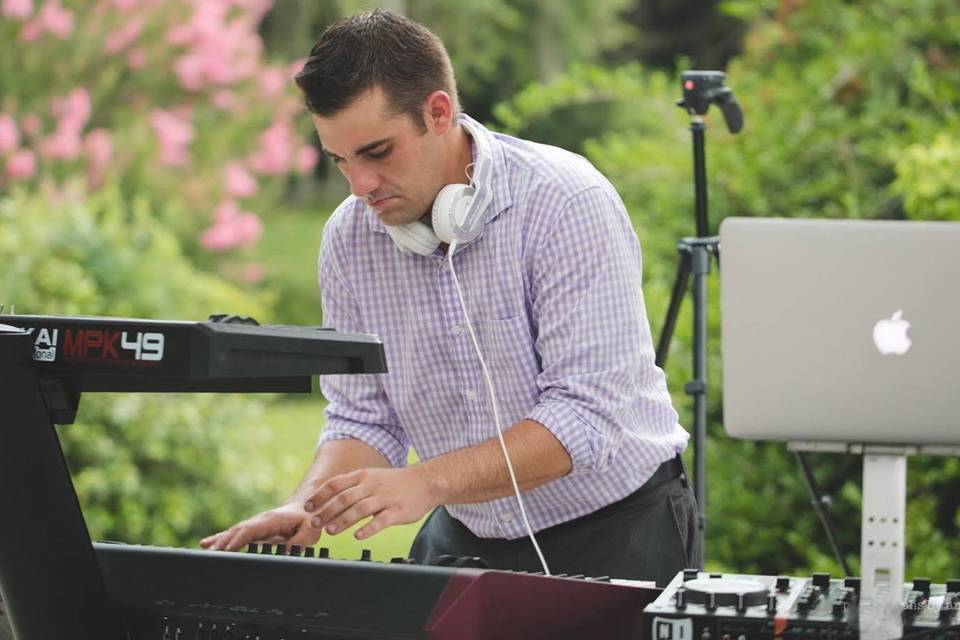 Darby Events | DJ+Piano Combo