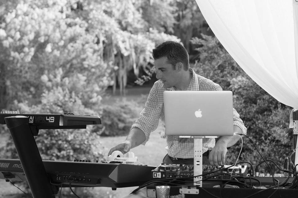 Darby Events | DJ+Piano Combo