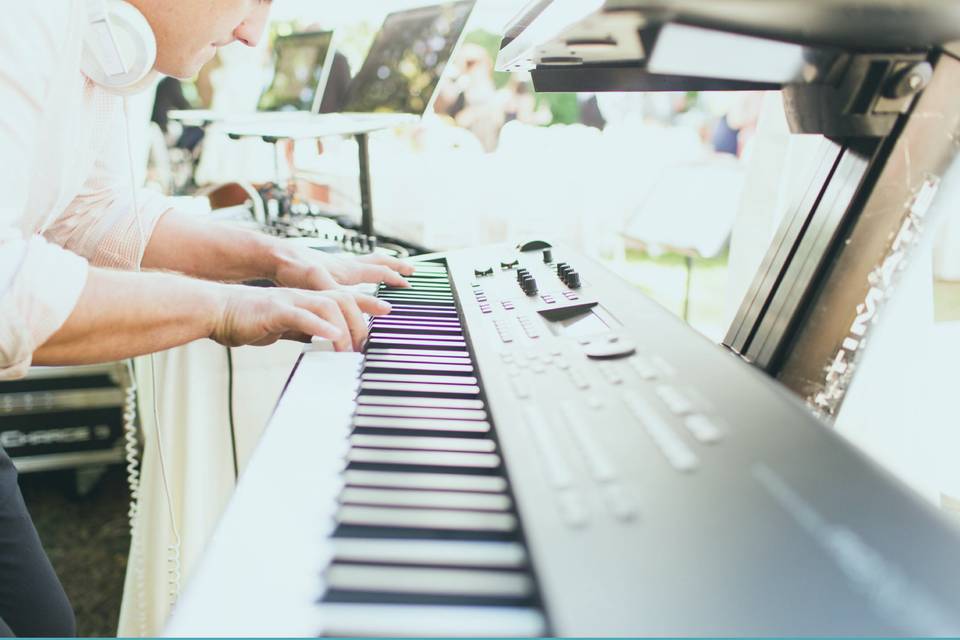 Darby Events | DJ+Piano Combo