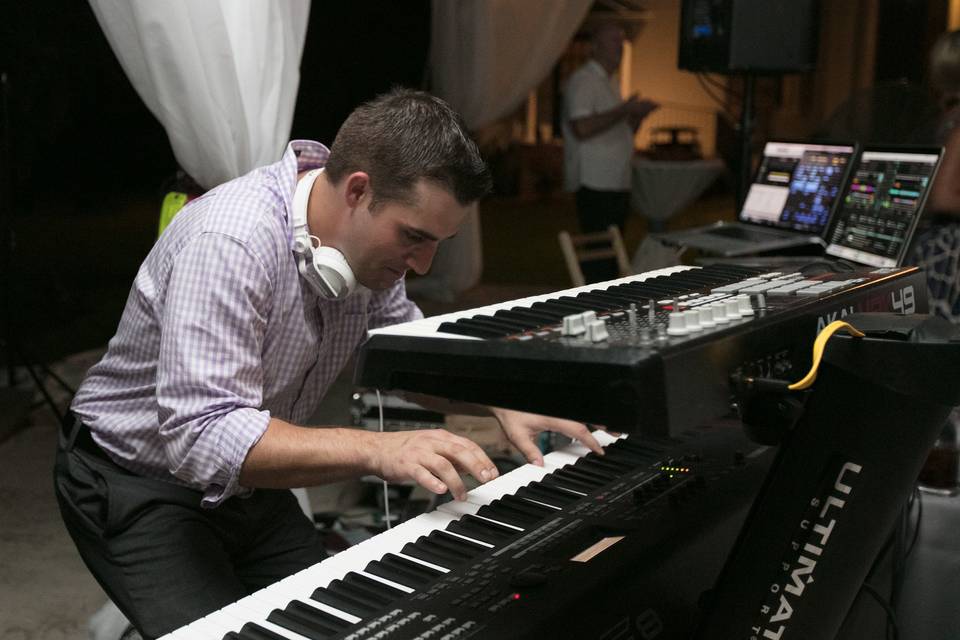 Darby Events | DJ+Piano Combo