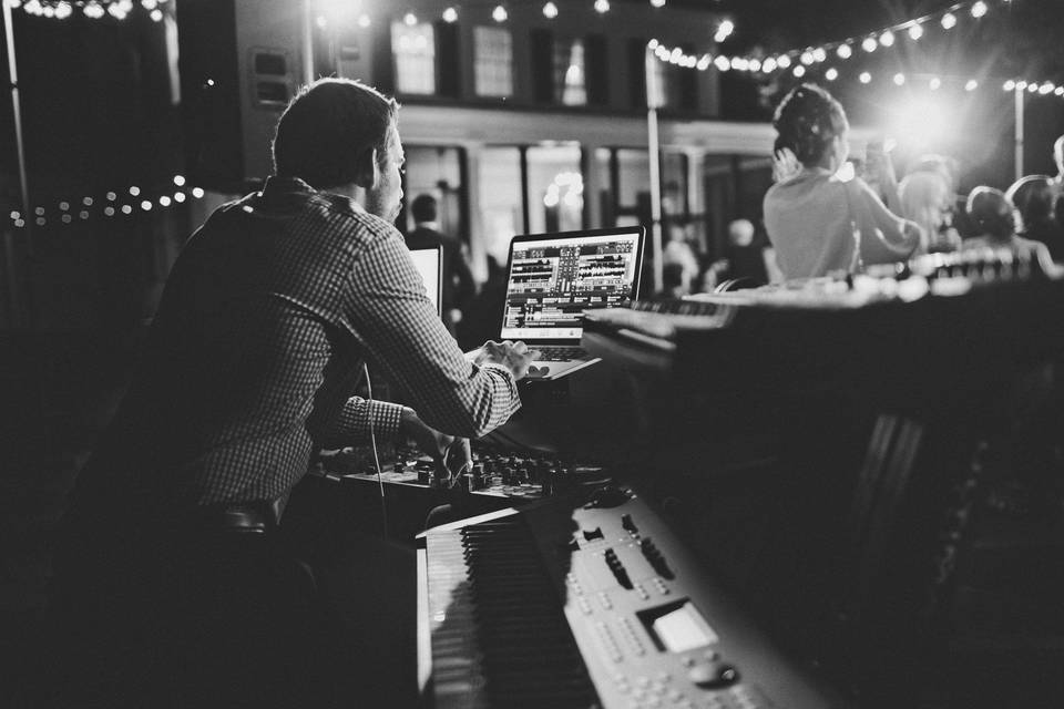 Darby Events | DJ+Piano Combo