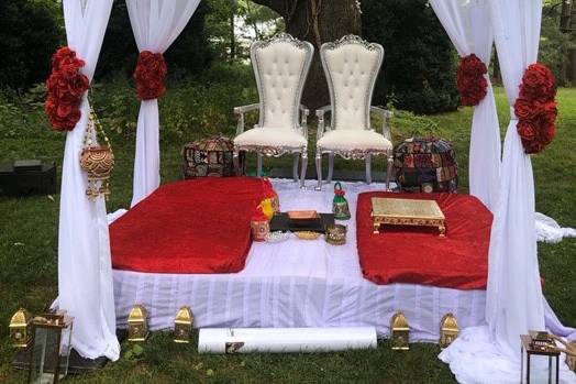 OUTDOOR MANDAP