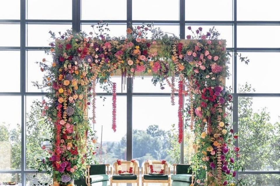 FLORAL ARRANGEMENT