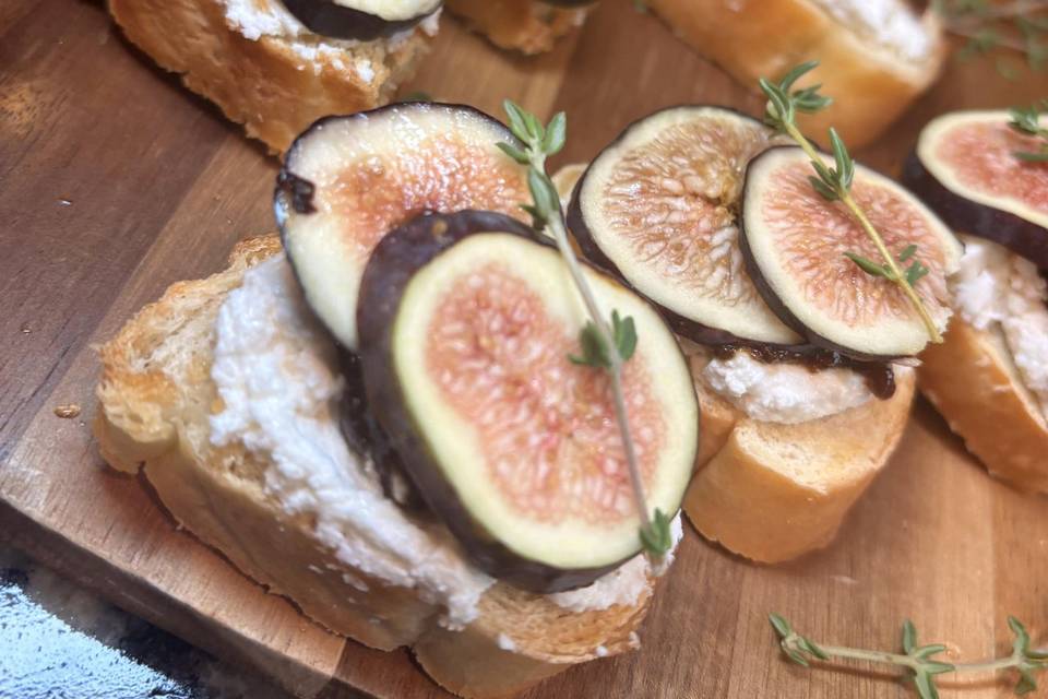 Fig Goat Cheese Crostini
