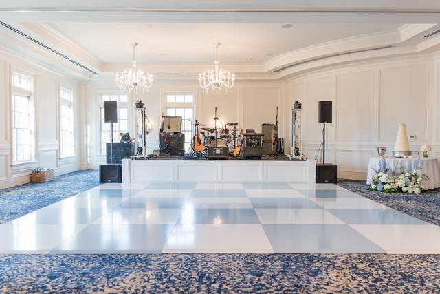 Dancefloor with Band