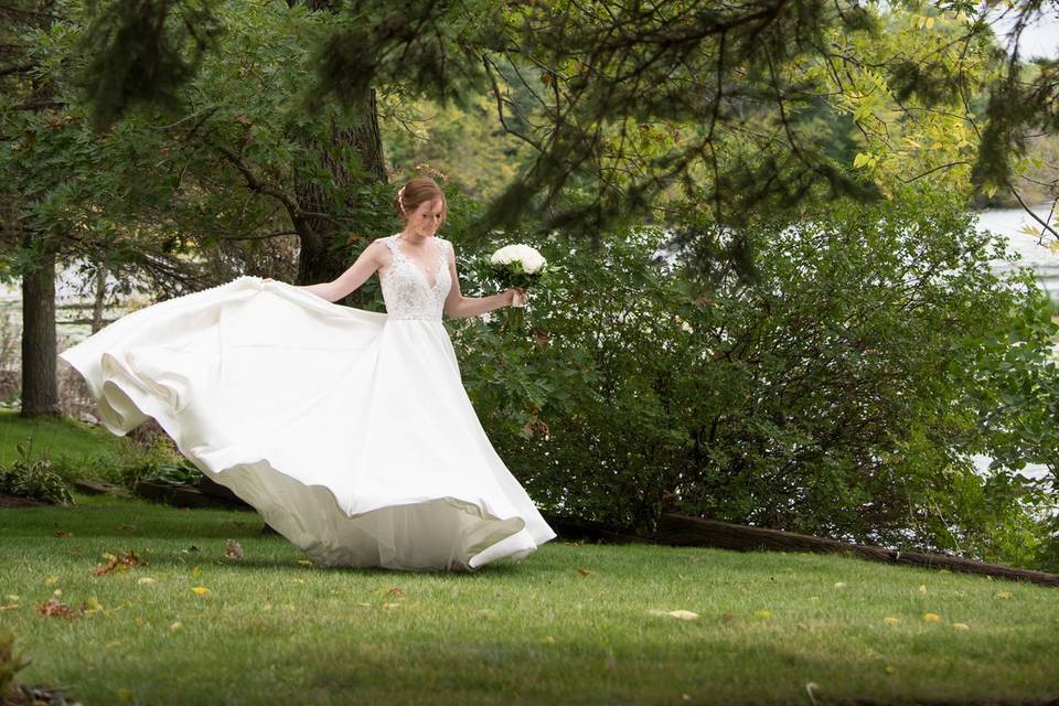 Spinning bride