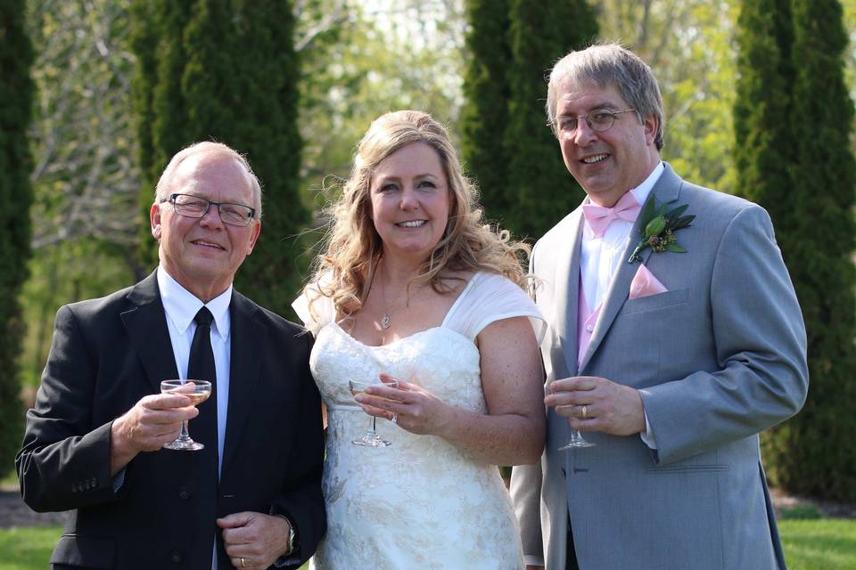 Leading a wedding toast