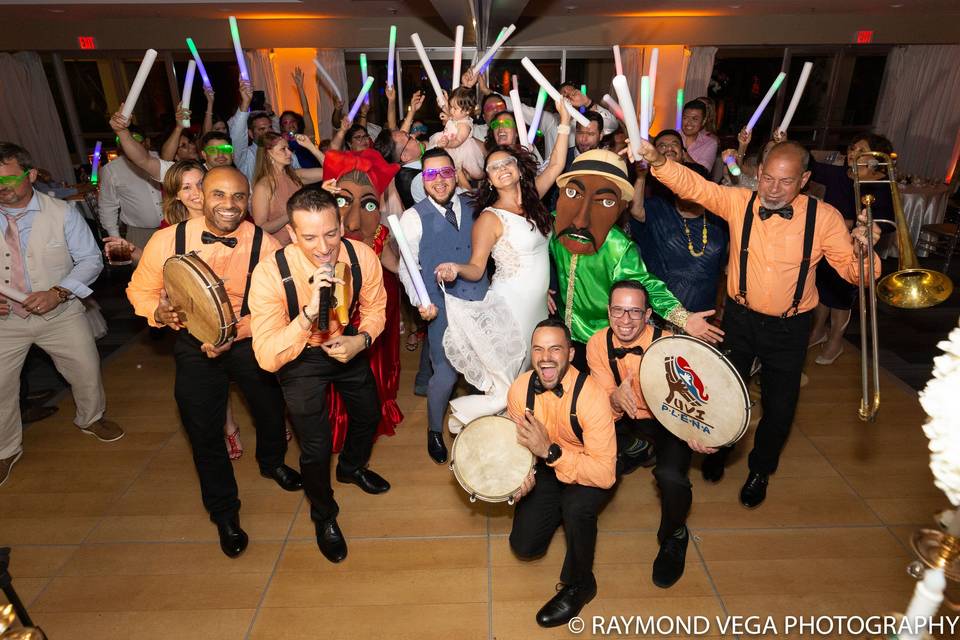 Raymond Vega Photography / Professional Wedding Photographer https://www.facebook.com/raymondvegaphotography/?ref=settings