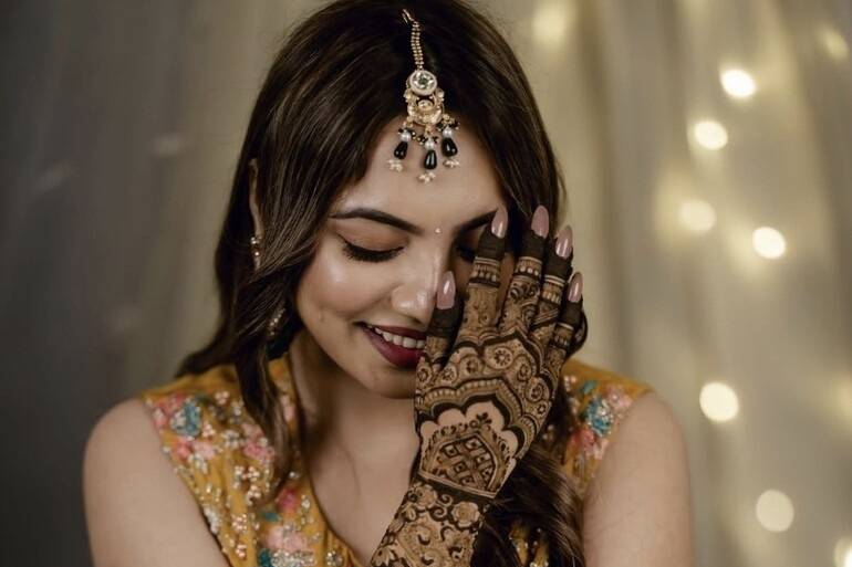 The Poppy Touch Makeup/ Hair