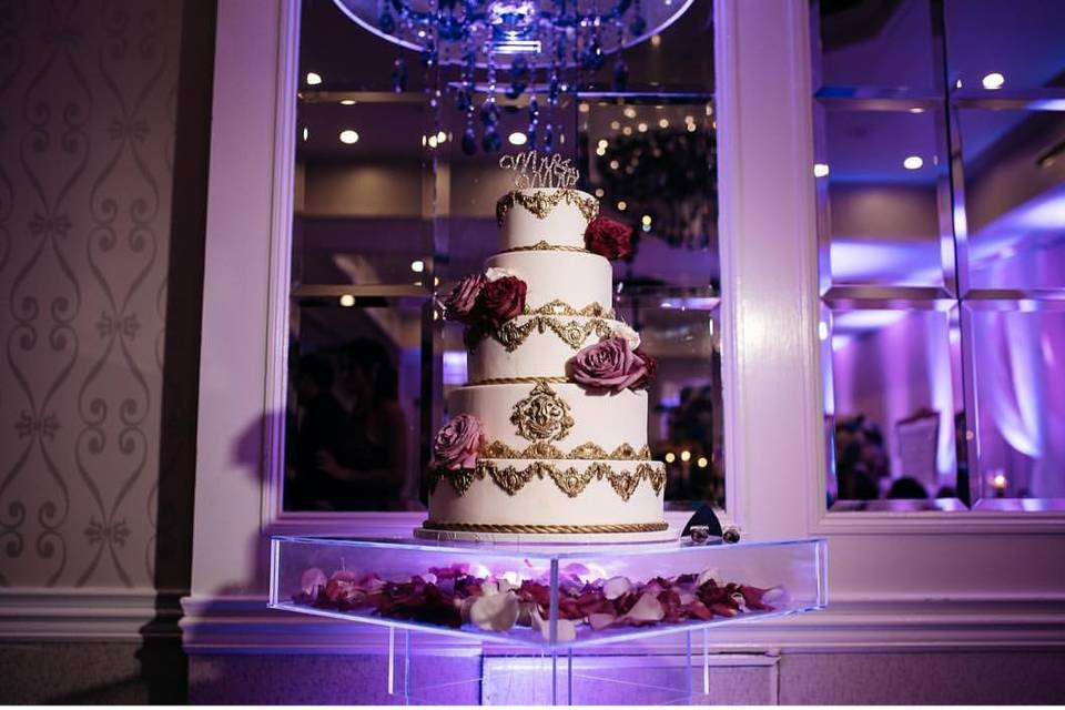 Delish Cakery | Luxury Wedding Cakes in Charlotte, NC