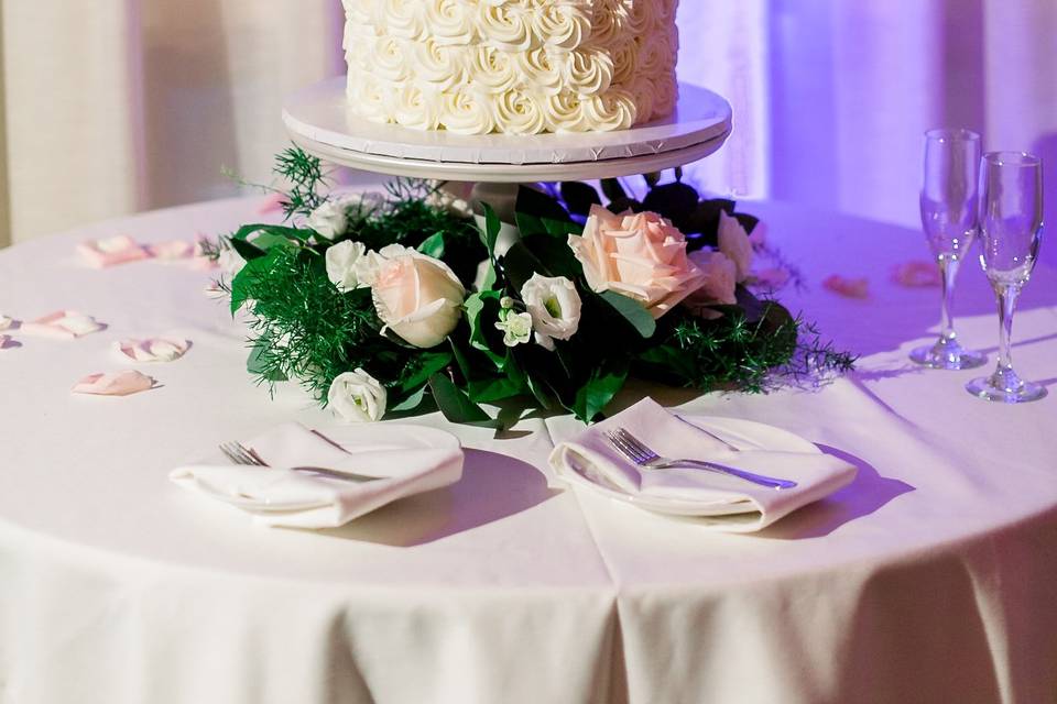For Goodness Cakes of Charlotte – Wedding and Special Occasion Cakes