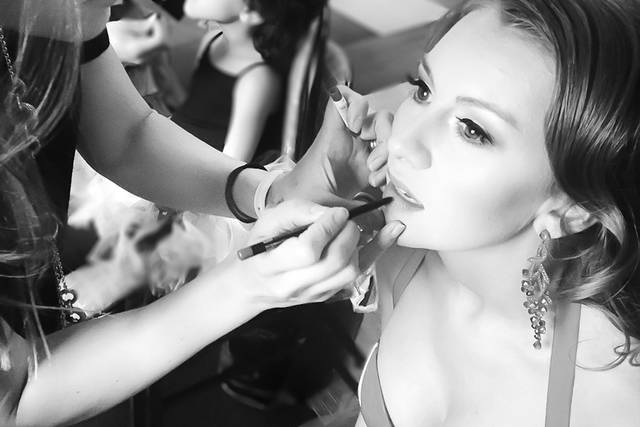 Bride getting ready in black and white