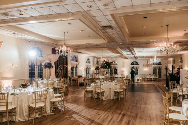 Photo by LovesStruck Photos