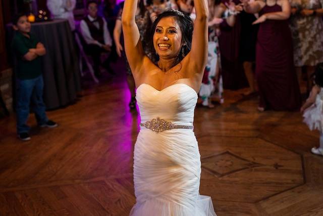 Bouquet toss