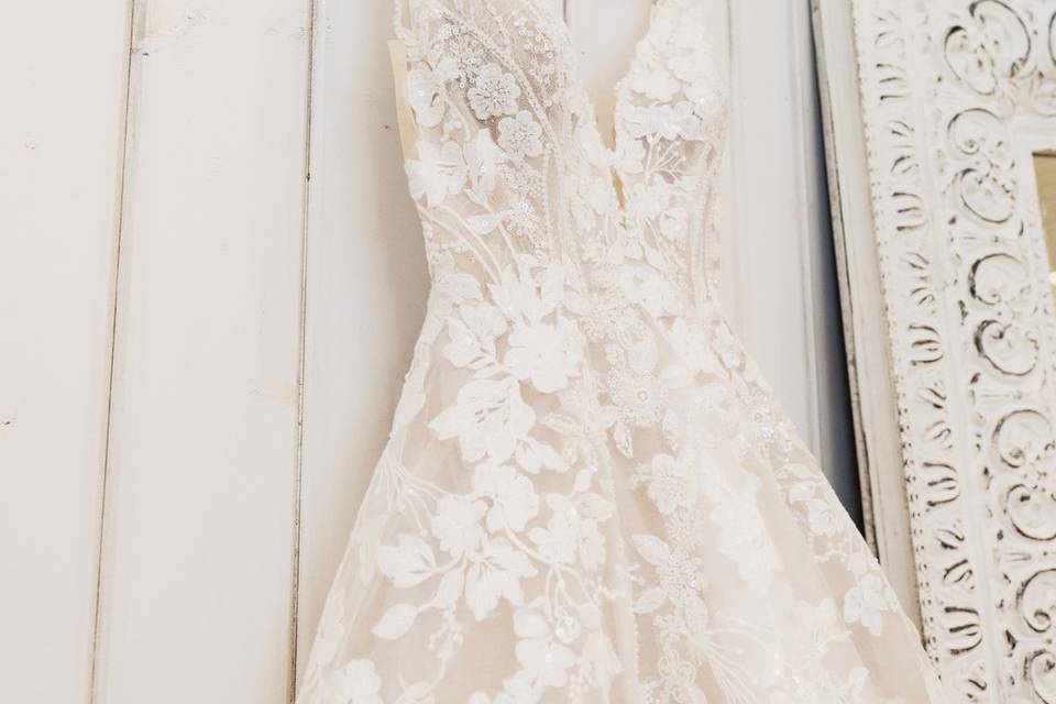 The dress....
