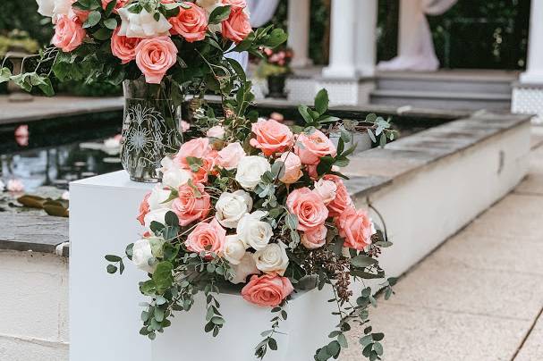 Ceremony Draping Aisle Floras