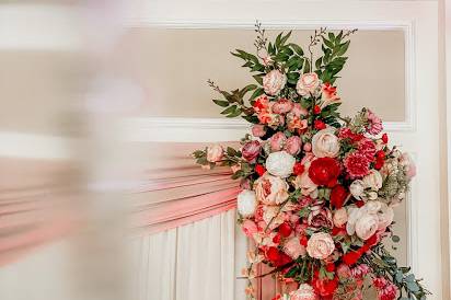 Ceremony Draping. Centerpiece.